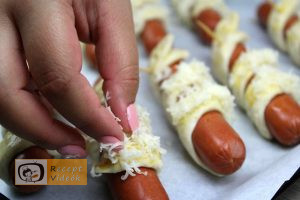 Hotdog kígyócskák recept, hotdog kígyócskák elkészítése 10. lépés