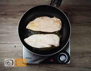 Sajtos-gombás csirkemell recept, sajtos-gombás csirkemell elkészítése 3. lépés