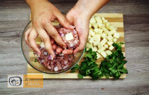 Sajttal töltött húsgolyó recept, sajttal töltött húsgolyó elkészítése 4. lépés