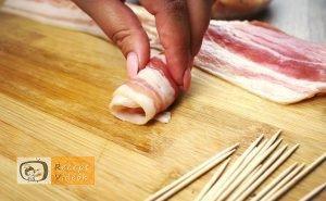 Baconbe tekert csirkefalatok recept elkészítése 4. lépés