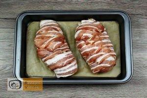 Csirkemell receptek: Szilvával töltött csirkemell bacon köntösben elkészítése 3. lépés