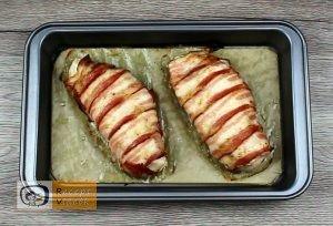 Csirkemell receptek: Szilvával töltött csirkemell bacon köntösben elkészítése 4. lépés