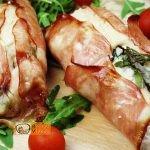 Csirkemell receptek: Csirkemelltekercs rukkolás fetasajttal töltve elkészítése - Recept Videók