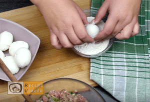 tojással töltött fasírtgombóc recept elkészítése 2. lépés