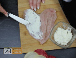 Baconös töltött csirkemell barbecue szósszal - Csirkemell receptek elkészítése 3. lépés