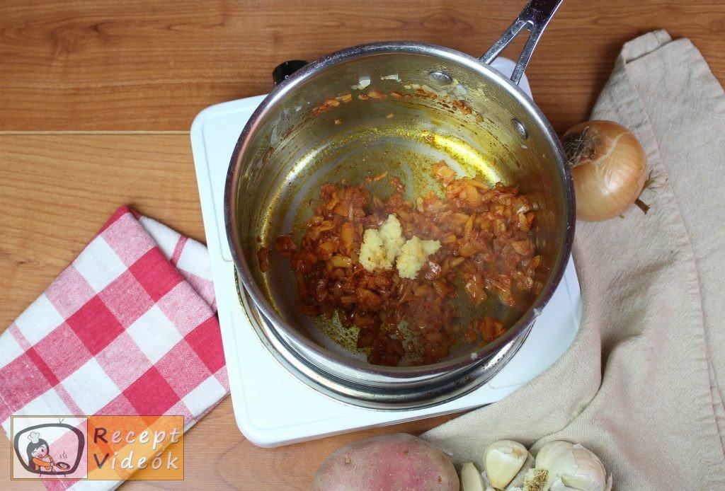 Paprikás krumpli recept, paprikás krumpli elkészítése 2. lépés