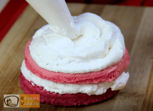 Valentin napi süti recept - valentin napi mini ombre torta elkészítése 12. lépés