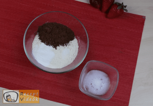 Valentin napi süti recept - valentin-napi mini vörös bársony torta elkészítése 2. lépés