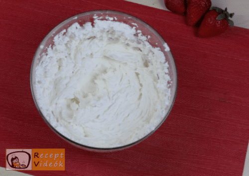 Valentin napi süti recept - valentin napi mini ombre torta elkészítése 8. lépés