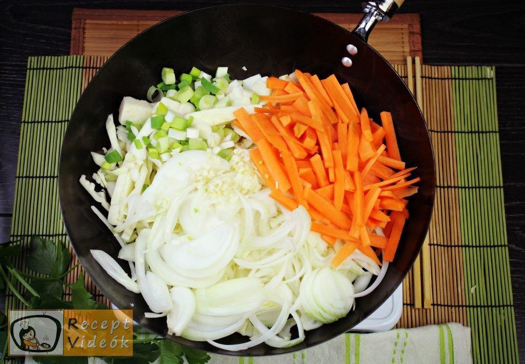 Kínai zöldséges tészta recept, kínai zöldséges tészta elkészítése 2. lépés