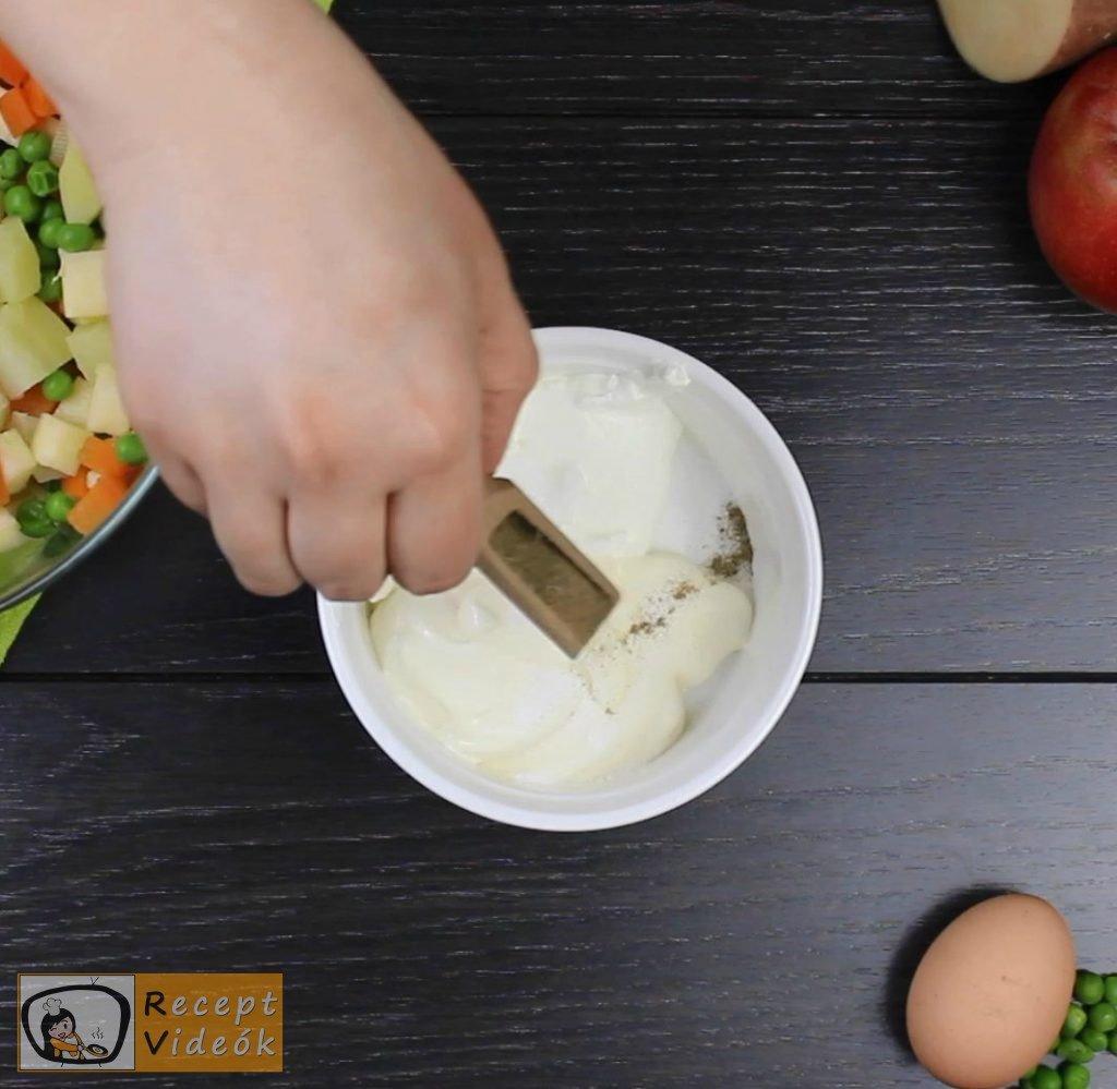 Dermesztett majonézes saláta recept elkészítése 2. lépés