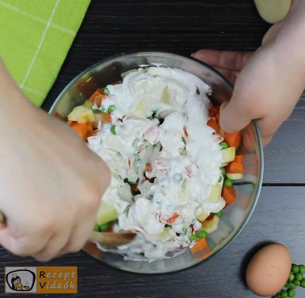 Dermesztett majonézes saláta recept elkészítése 3. lépés