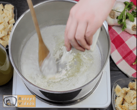 Sajtkrémleves recept, sajtkrémleves elkészítése 2. lépés