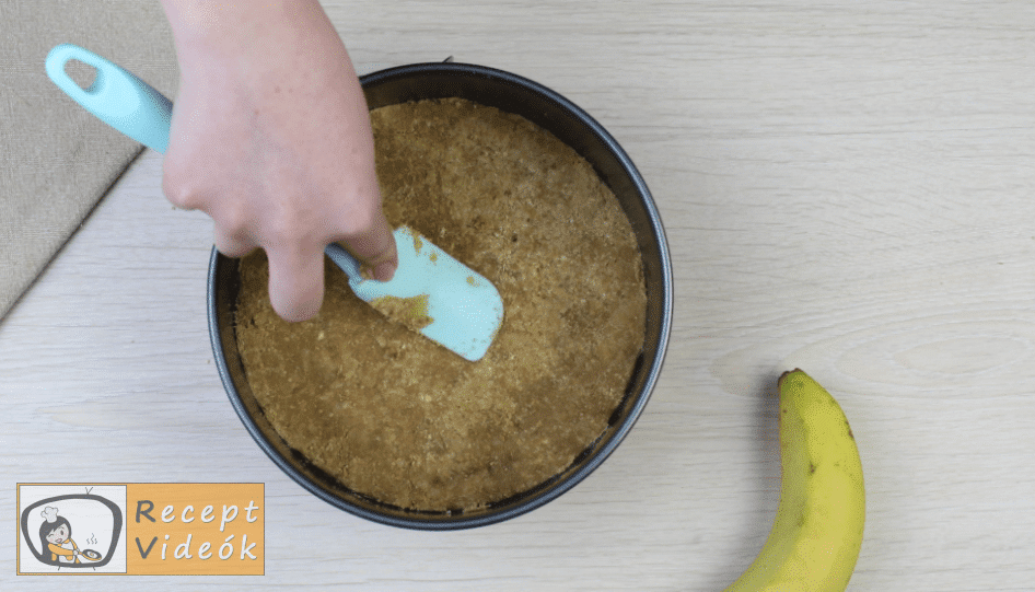 Banános joghurttorta recept elkészítése 2. lépés