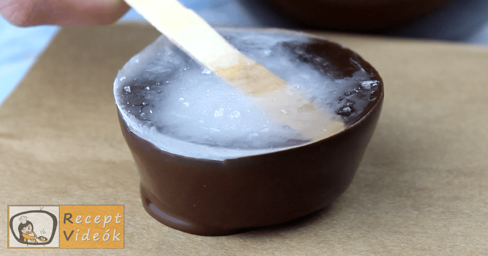 Csokoládé kosárka recept, Csokoládé kosárka elkészítése 2. lépés