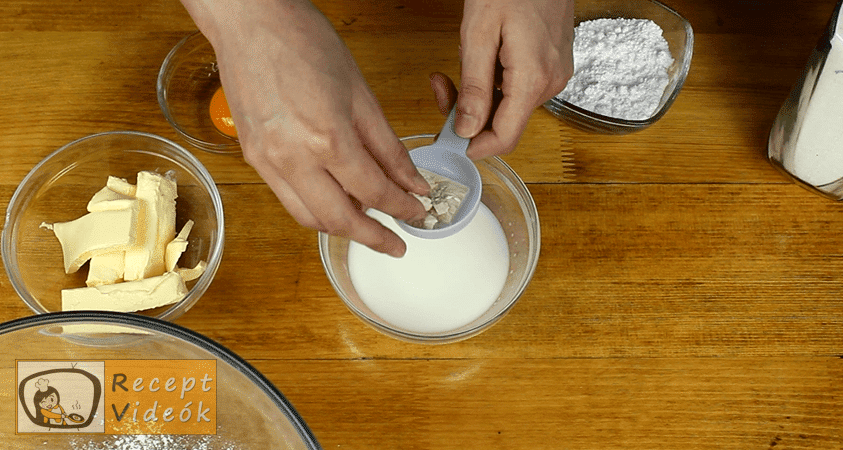 Pozsonyi kifli recept, Pozsonyi kifli elkészítése 1. lépés