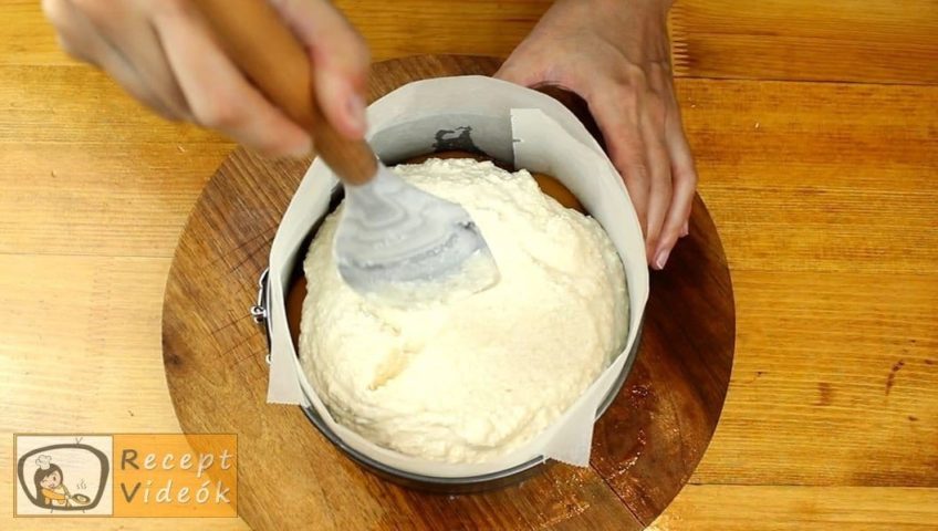Kókuszos-barackos sajttorta recept, Kókuszos-barackos sajttorta elkészítése 5. lépés