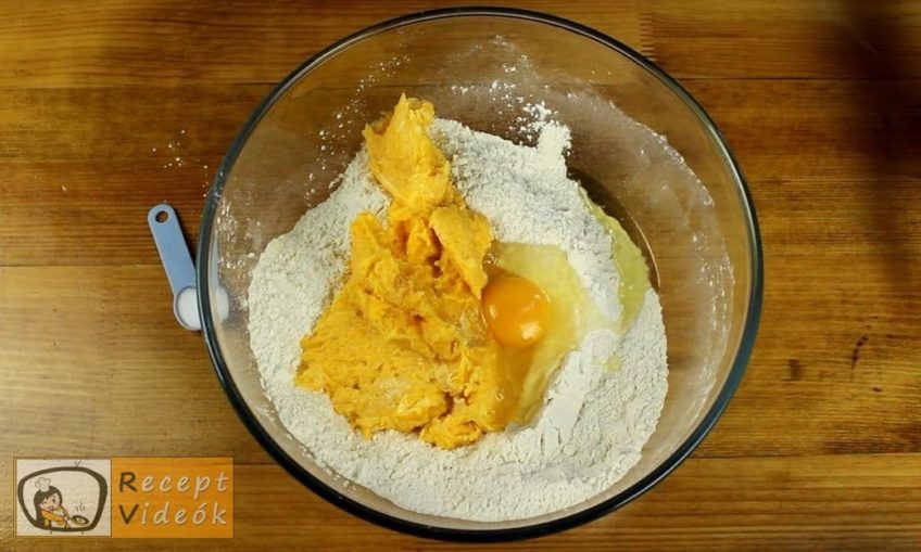 Sütőtökös-fahéjas csiga recept, a Sütőtökös-fahéjas csiga elkészítése 3. lépés